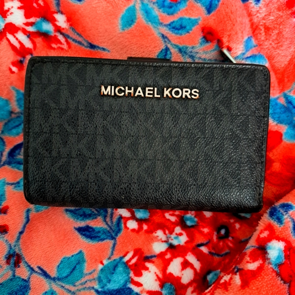 Michael Kors Medium Crossgrain Leather Wallet
